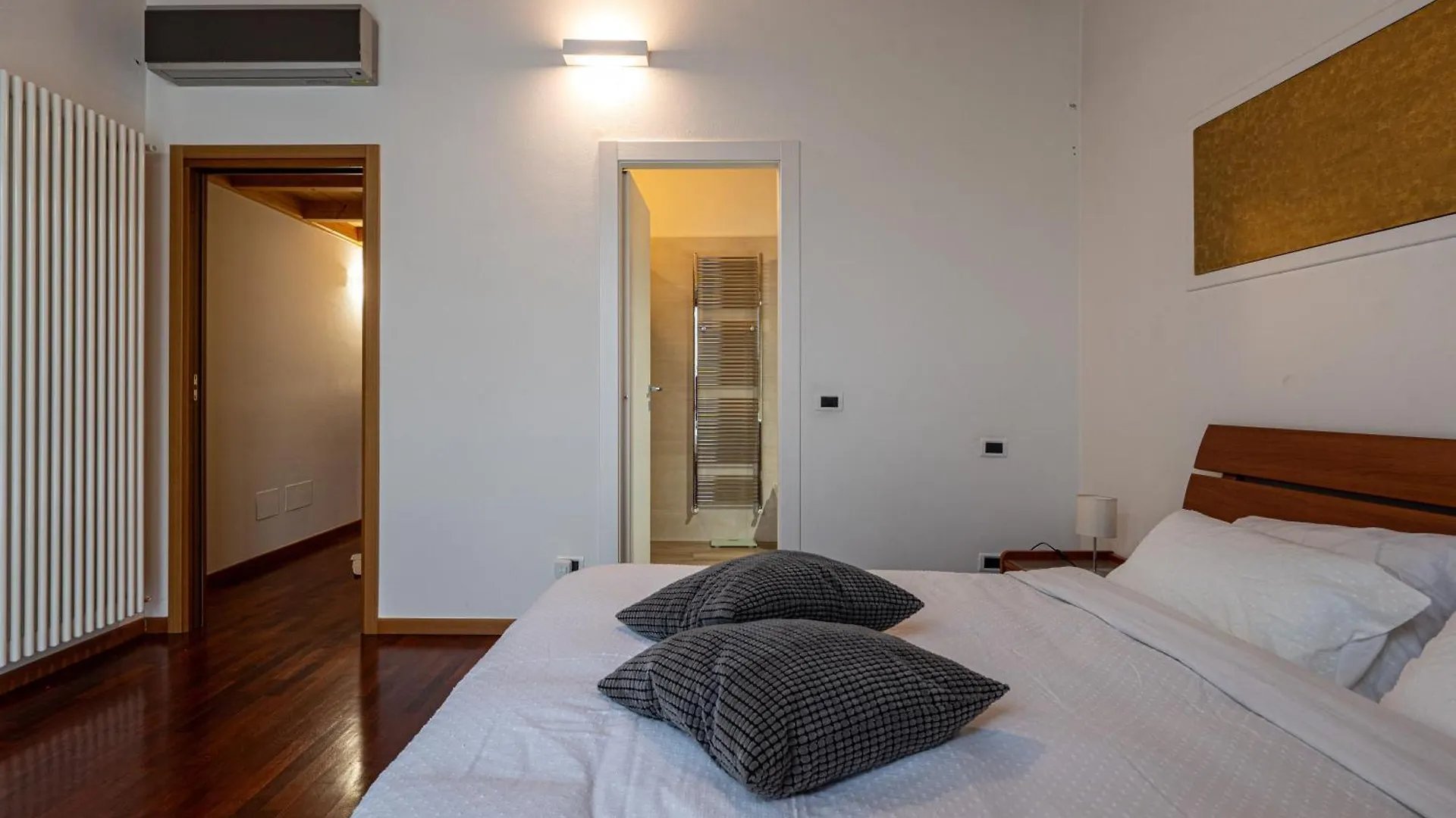 Bgy Airport House-8 Minuti Dall'Aeroporto Orio al Serio 0*,  Ιταλία